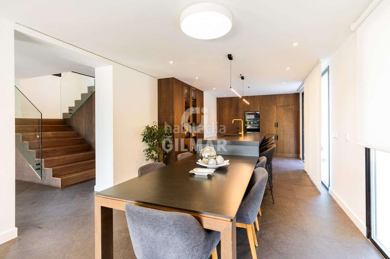 Foto 5a795a50-0dda-4a5f-8228-f3837d9e16a1. Chalet  independiente en venta urbanización privadadescubre este impresionante chalet independiente, completamente reformado y list en Collado Villalba