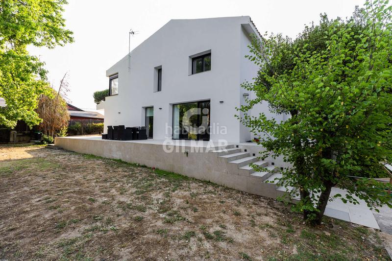 Foto d6a41b88-fc58-48b8-9e52-18f405d655fc. Chalet  independiente en venta urbanización privadadescubre este impresionante chalet independiente, completamente reformado y list en Collado Villalba