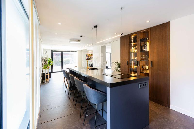 Foto ed947a58-c155-4cbc-9e47-e2287e243b9e. Chalet  independiente en venta urbanización privadadescubre este impresionante chalet independiente, completamente reformado y list en Collado Villalba