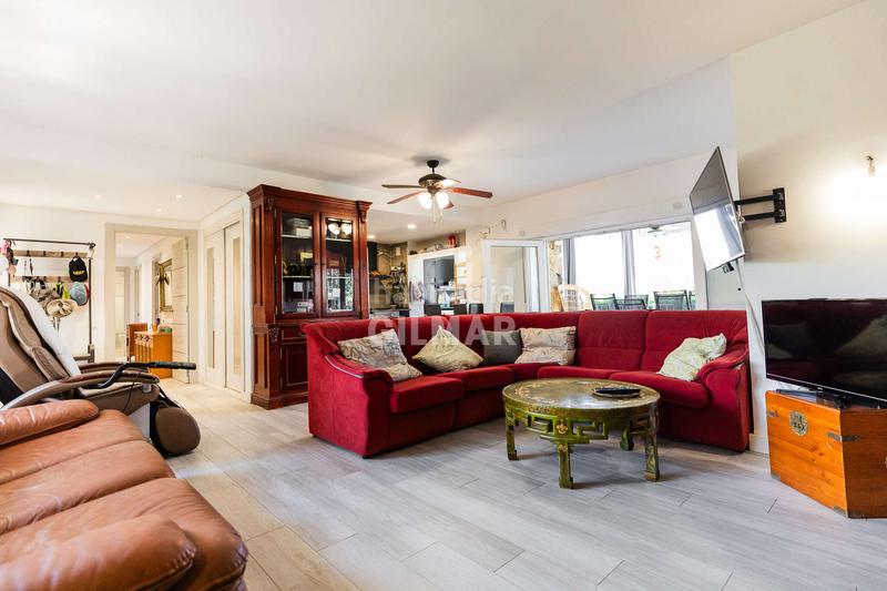 Foto 7ea62bd0-cb99-418b-9715-5f9d687194f5. Chalet se presenta en exclusiva este chalet independiente, completamente reformado en el año 2021 con materiales de primera calidad, un d en Colmenarejo