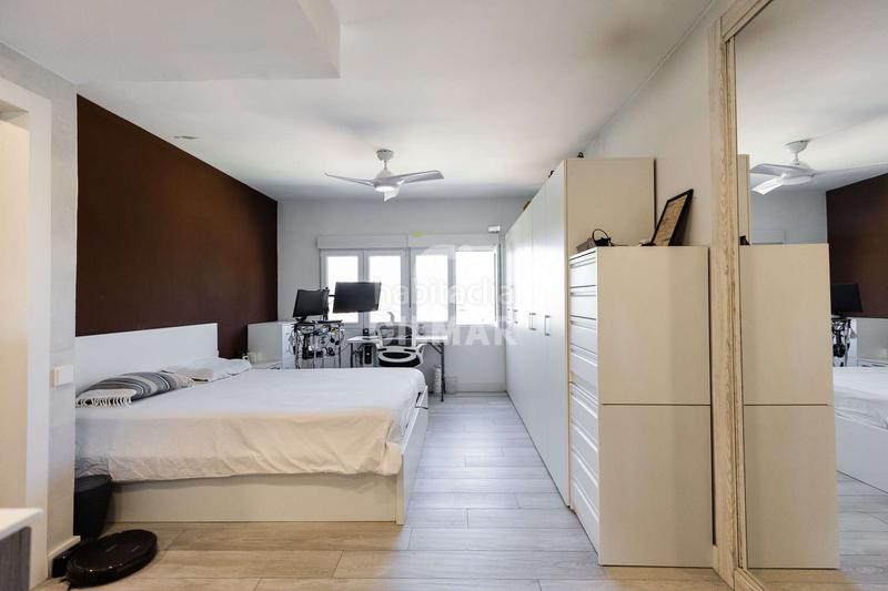 Foto d30a40bd-4383-4970-9707-7403603eb3fa. Chalet se presenta en exclusiva este chalet independiente, completamente reformado en el año 2021 con materiales de primera calidad, un d en Colmenarejo