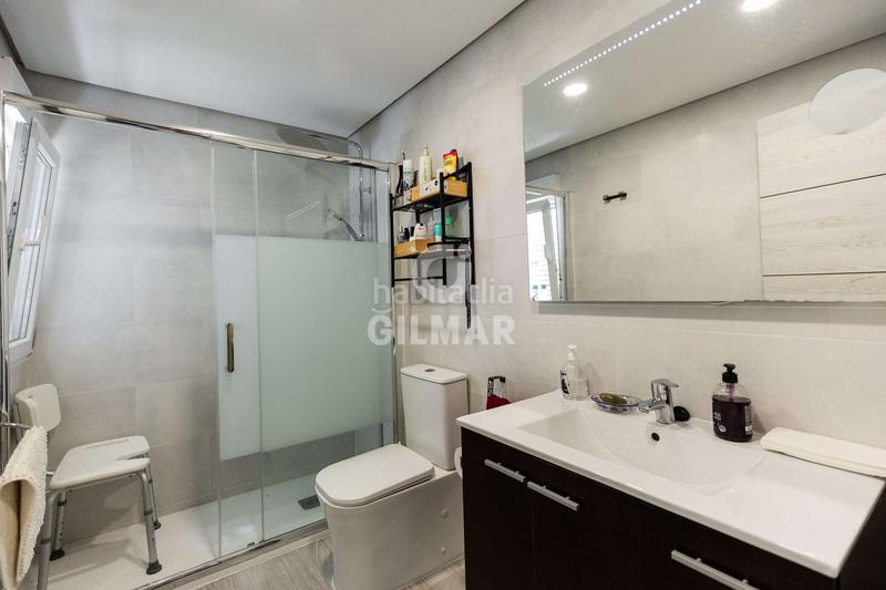 Foto e5fb6784-8d40-4464-9b96-b55e8ffaaba9. Chalet se presenta en exclusiva este chalet independiente, completamente reformado en el año 2021 con materiales de primera calidad, un d en Colmenarejo