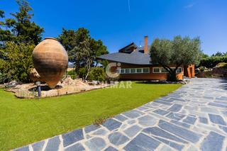 Chalet in Hoyo de Manzanares. Enclavado en el privilegiado entorno de hoyo de manzanares, este