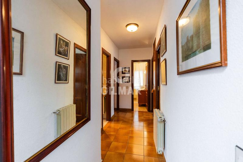 Foto 05b57521-b9c9-4dad-9314-bd75098ea286. Xalet amb calefacció aparcament piscina a Becerril de la Sierra