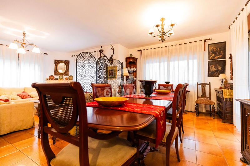 Foto 165a71e2-d541-43f6-a219-b8f635dcdfdd. Xalet amb calefacció aparcament piscina a Becerril de la Sierra