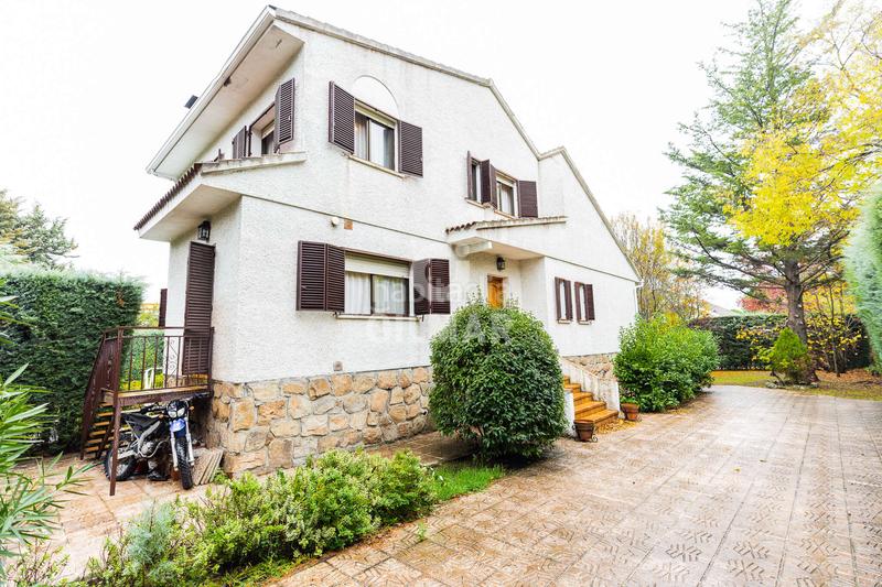 Foto 21a97693-e60e-497d-8aa7-4e1d7c12095f. Xalet amb calefacció aparcament piscina a Becerril de la Sierra