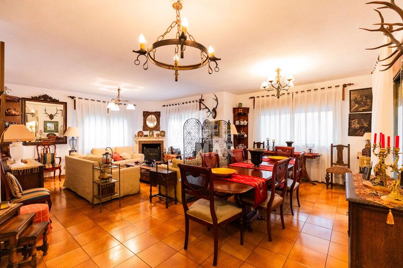 Foto 3339341e-0e0d-4bde-bc6c-125b2cefae41. Xalet amb calefacció aparcament piscina a Becerril de la Sierra