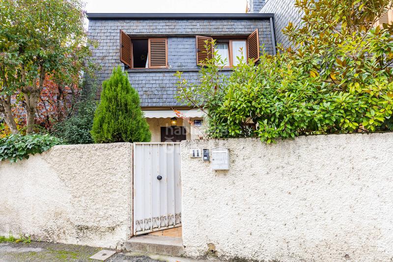 Foto 3ff92e63-22c3-4c25-8947-ad287abf6061. Reihenhaus mit heizung pool in Navalquejigo-Los Arroyos Escorial (El)