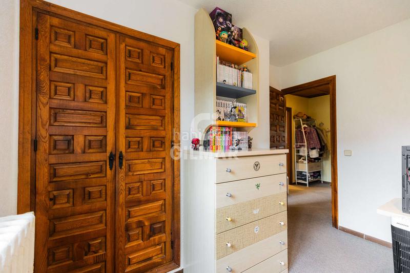 Foto eb816c63-4304-438c-aafb-62ab011e83a2. Reihenhaus mit heizung pool in Navalquejigo-Los Arroyos Escorial (El)