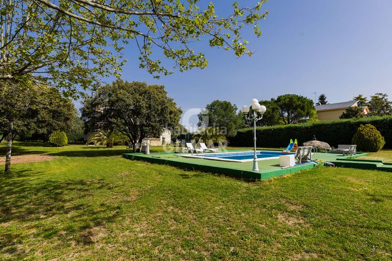Foto 068e7f81-2875-47a0-981e-b19115047571. Xalet amb calefacció aparcament piscina a La Navata Galapagar