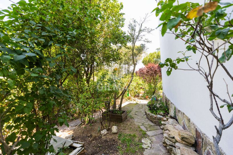 Foto 209a8e98-df17-487d-8903-6d4bf0a92798. Casa adossada amb calefacció piscina a La Navata Galapagar