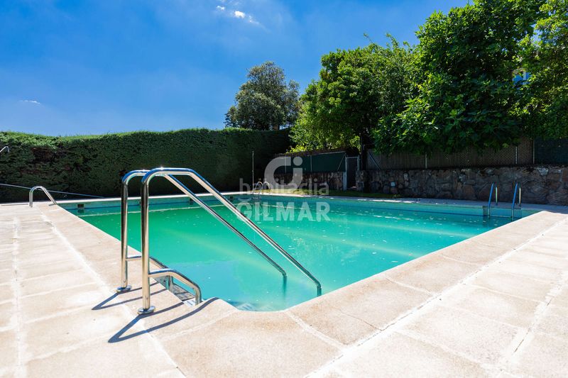 Foto dbdee613-533d-4e95-aec5-9f93b15bffe8. Casa adossada amb calefacció piscina a La Navata Galapagar