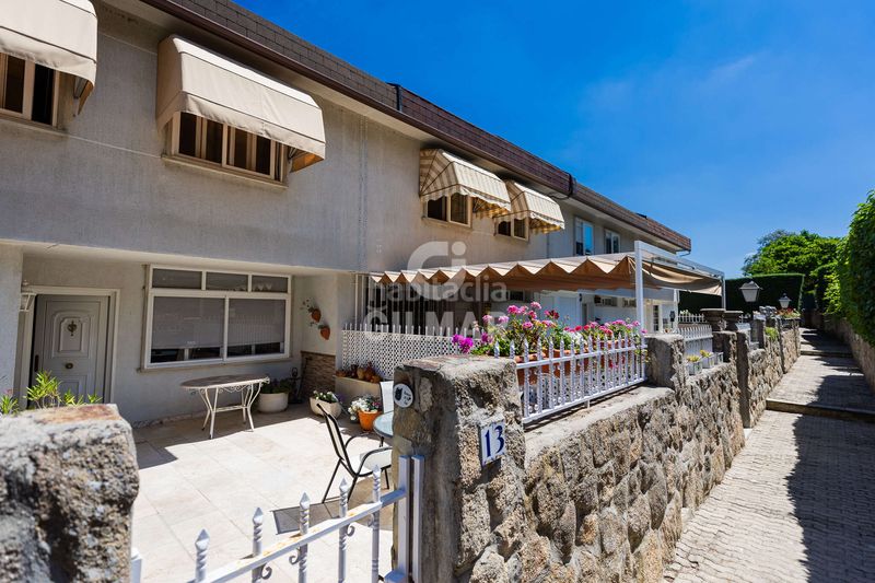 Foto eb4a72ac-c15a-424a-999f-a0979469270b. Casa adossada amb calefacció piscina a La Navata Galapagar