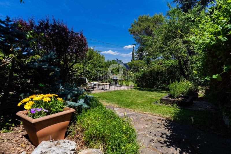 Foto fe714296-7629-4d02-8c61-f24664dd6256. Casa adossada amb calefacció piscina a La Navata Galapagar