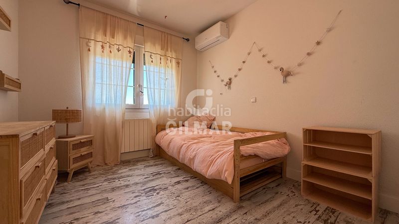 Foto 52657246-b10c-4797-be38-b45dbf04e040. Casa aparellada amb calefacció aparcament piscina a Guadarrama