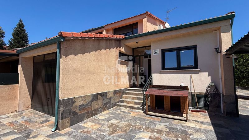 Foto 820ae6c6-dec9-4be4-ba38-9117ca543a14. Casa aparellada amb calefacció aparcament piscina a Guadarrama
