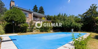 Chalet à Hoyo de Manzanares. Exclusivo chalet independiente en hoyo de manzanares  situado en