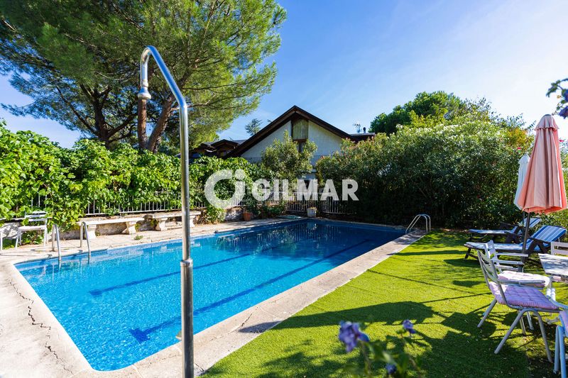 Foto c63b6765-194f-43ca-a0cd-1e185473e499. Xalet amb calefacció aparcament piscina a Los Ángeles-Jarandilla Torrelodones