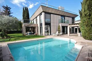 Xalet en Mirasierra. Vivienda unifamiliar en el barrio de mirasierra con 860 metros c