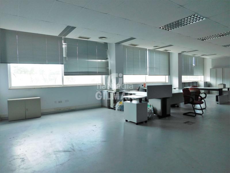 Foto 7bfc7a4e-8b12-4d8e-8394-98ea8774ad9d. Büro mit heizung parking in Tres Olivos-Valverde Madrid