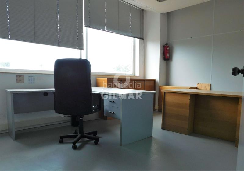 Foto d26f38c3-6d22-4ead-9d85-94d13d956c1b. Büro mit heizung parking in Tres Olivos-Valverde Madrid