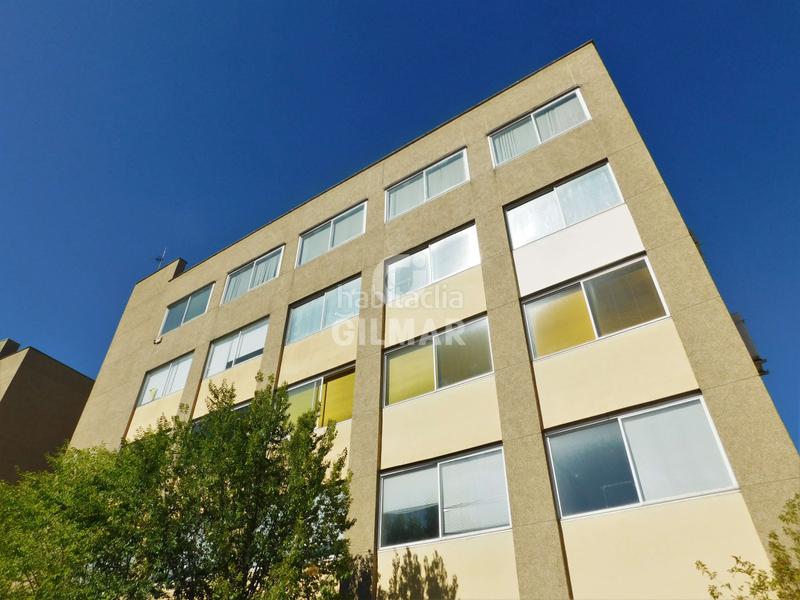 Foto d357fb2c-fbdd-40e7-ab4c-50423d2426f7. Büro mit heizung parking in Tres Olivos-Valverde Madrid