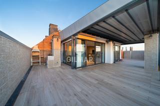 Dúplex en Mirasierra. Este singular áticodúplex en mirasierra completamente reformado