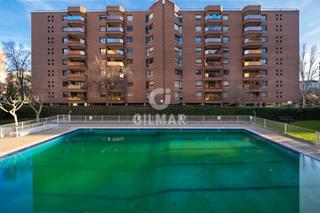 Dúplex a Mirasierra. Este singular áticodúplex en mirasierra completamente reformado