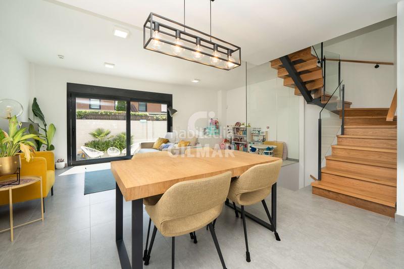 Foto 9fb0af16-edce-4afd-8d01-5b4b6c4fea59. Casa aparellada amb calefacció aparcament piscina a Madrid