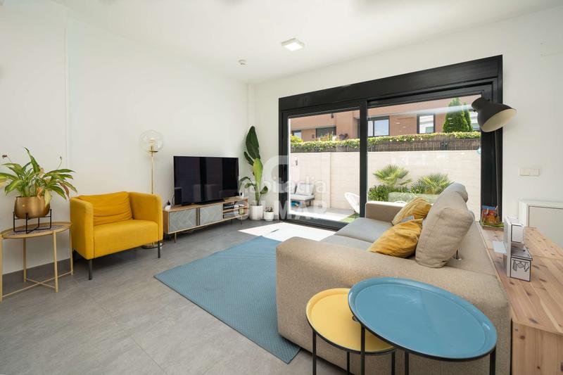 Foto c2f0bdd6-f292-4624-a9c7-40b4c629f61a. Casa aparellada amb calefacció aparcament piscina a Madrid