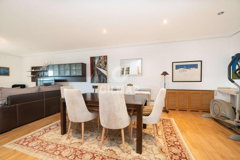 Foto 15922e6c-233c-4147-a87a-ab78742a71d9. Pis amb calefacció aparcament piscina a Peñagrande Madrid