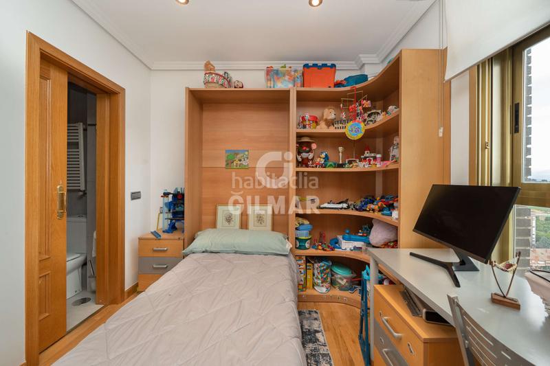 Foto 4d6b805c-db55-4ccb-b323-e6cf4308230d. Pis amb calefacció aparcament piscina a Peñagrande Madrid