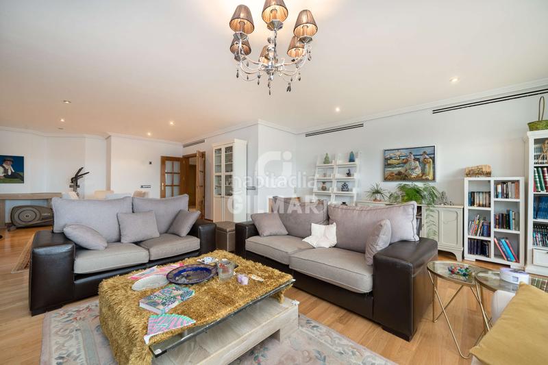 Foto 8c25bf4b-b937-4019-8836-3851f11335e8. Pis amb calefacció aparcament piscina a Peñagrande Madrid