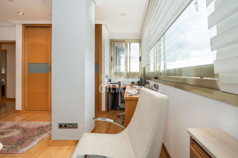 Foto ab7e09c7-665c-4227-aad4-cb94e5fec782. Pis amb calefacció aparcament piscina a Peñagrande Madrid