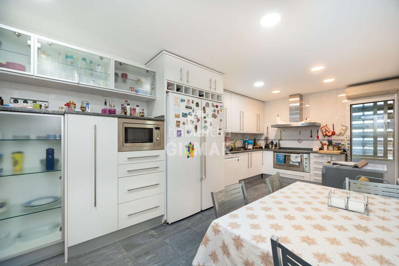 Foto d84a60b9-7767-49e1-b08a-152731cea9f1. Pis amb calefacció aparcament piscina a Peñagrande Madrid