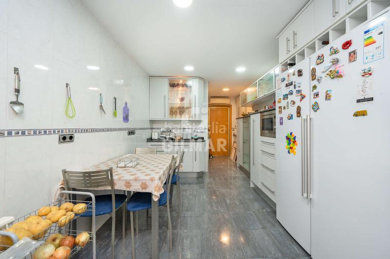 Foto e4656f2b-8aeb-4ea4-9233-ef990f97846c. Pis amb calefacció aparcament piscina a Peñagrande Madrid