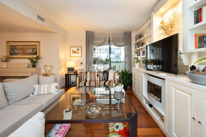 Foto d91e88fd-8acd-4cd4-8a5b-7693d17e54ff. Appartamento con riscaldamento piscina in Peñagrande Madrid