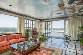 Pis a Fuentelarreina. Descubre este exclusivo ático en el codiciado barrio de fuentela