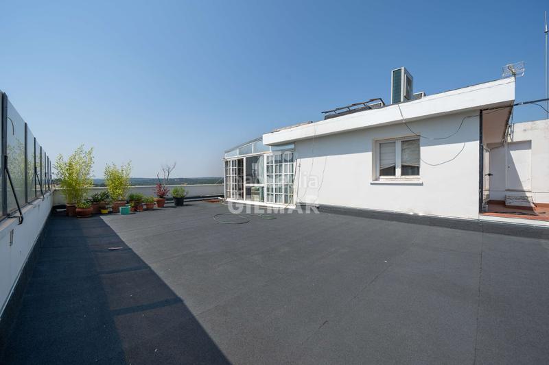 Foto 7fdf9774-e440-4317-9f9a-93846c47e967. Àtic amb calefacció piscina a Fuentelarreina Madrid