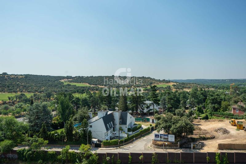 Foto d69d611e-3752-4afe-ba19-7b8125a511e4. Àtic amb calefacció piscina a Fuentelarreina Madrid