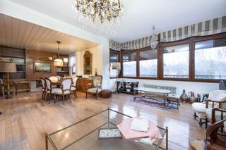 Appartement à Fuentelarreina. Se presenta este excepcional piso de 315 m2 que ofrece una oport