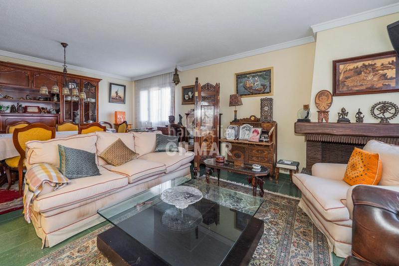 Foto ce8627b4-7e40-483e-ad7d-10d82cd3bf0f. Maison jumelée avec chauffage parking piscine dans Peñagrande Madrid