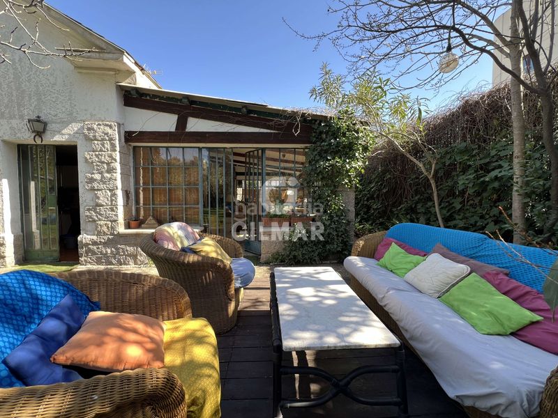 Chalet presentamos este encantador chalet independiente en Mirasierra con amplia parcela y gran potencial urbanístico. situado en una de en Madrid - Imagen 5