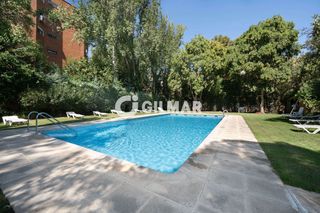 Pis a Mirasierra. Esta magnífica vivienda está situada en una de las zonas residen