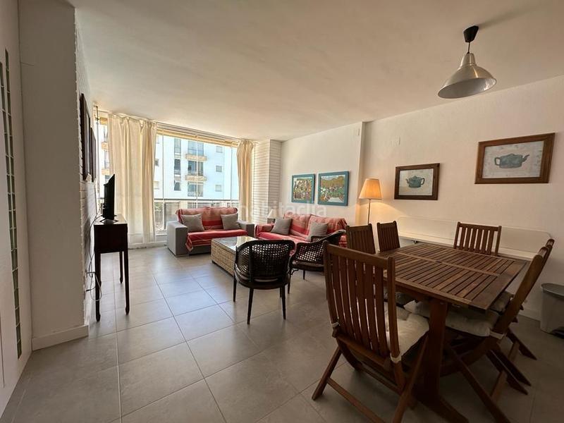 Foto fbb6b499-306f-482f-98a9-007146be487f. Piso  totalmente reformado en primera línea de playa en Ayamonte