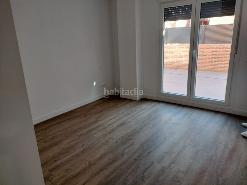 Foto b3780d0b-fe39-427d-a9ee-26dd67f656fb. Lloguer pis a Casa Amarilla Galapagar