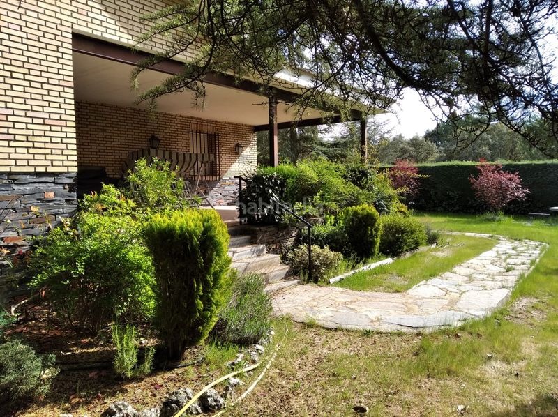 Foto b193be6a-e1b1-40c4-852f-cbd9e2bb2c8b. Chalet con camino riscaldamento parcheggio piscina in Hoyo de Manzanares