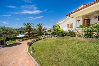 Chalet en Santo Domingo. Este chalet independiente en santo domingo de 337 m2 en parcela