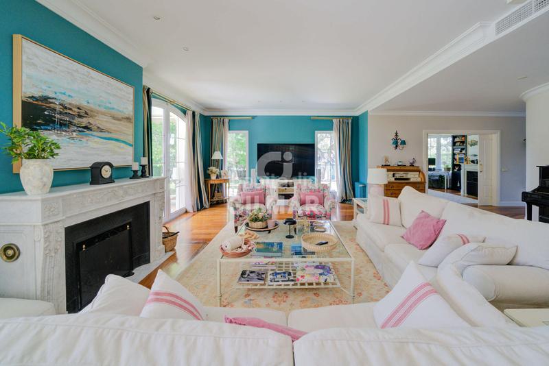 Foto 08603e6e-0913-43d0-acb4-3b3cf9d61e94. Chalet con riscaldamento parcheggio piscina in Ciudalcampo