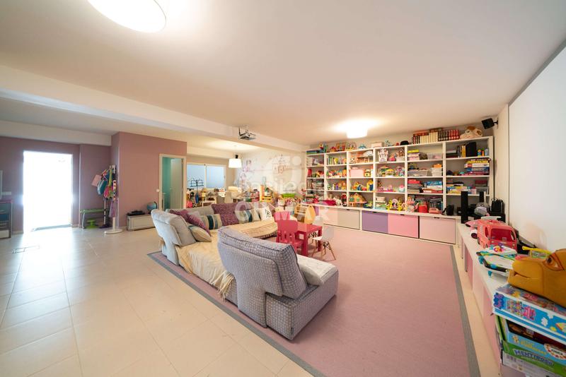 Foto 1d17938a-e2e7-490b-9f6d-fe9494a2446c. Chalet con riscaldamento parcheggio piscina in Ciudalcampo